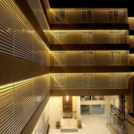 Hotel Kavery Rajkot Esterno foto