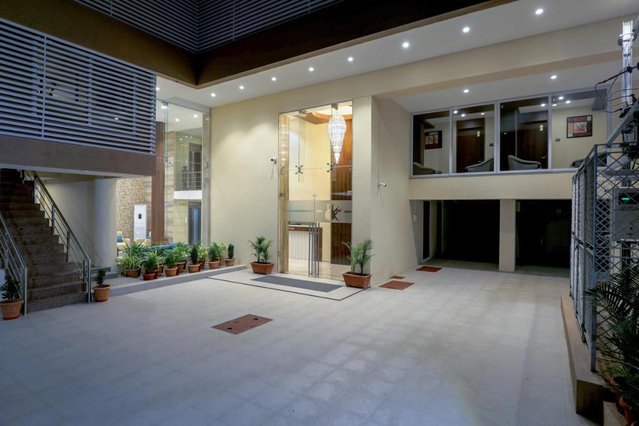 Hotel Kavery Rajkot Esterno foto