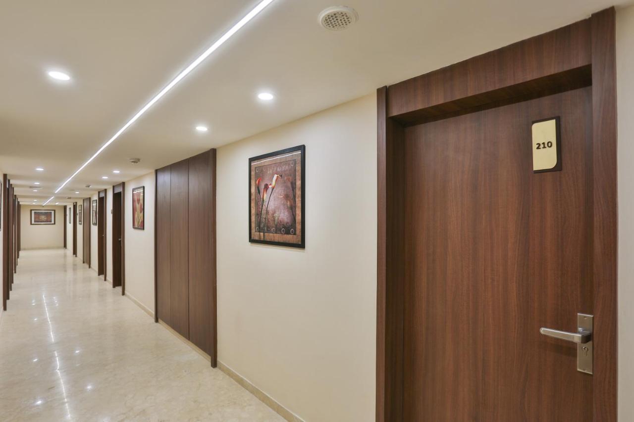 Hotel Kavery Rajkot Esterno foto