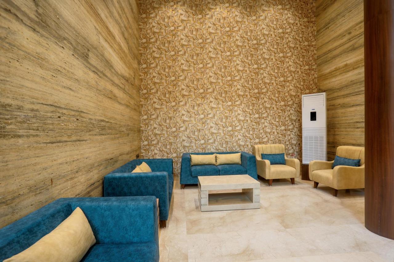 Hotel Kavery Rajkot Esterno foto