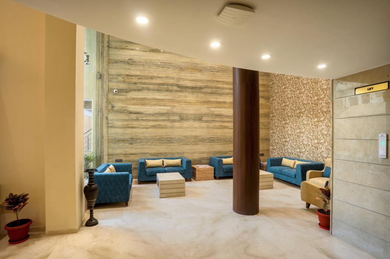 Hotel Kavery Rajkot Esterno foto